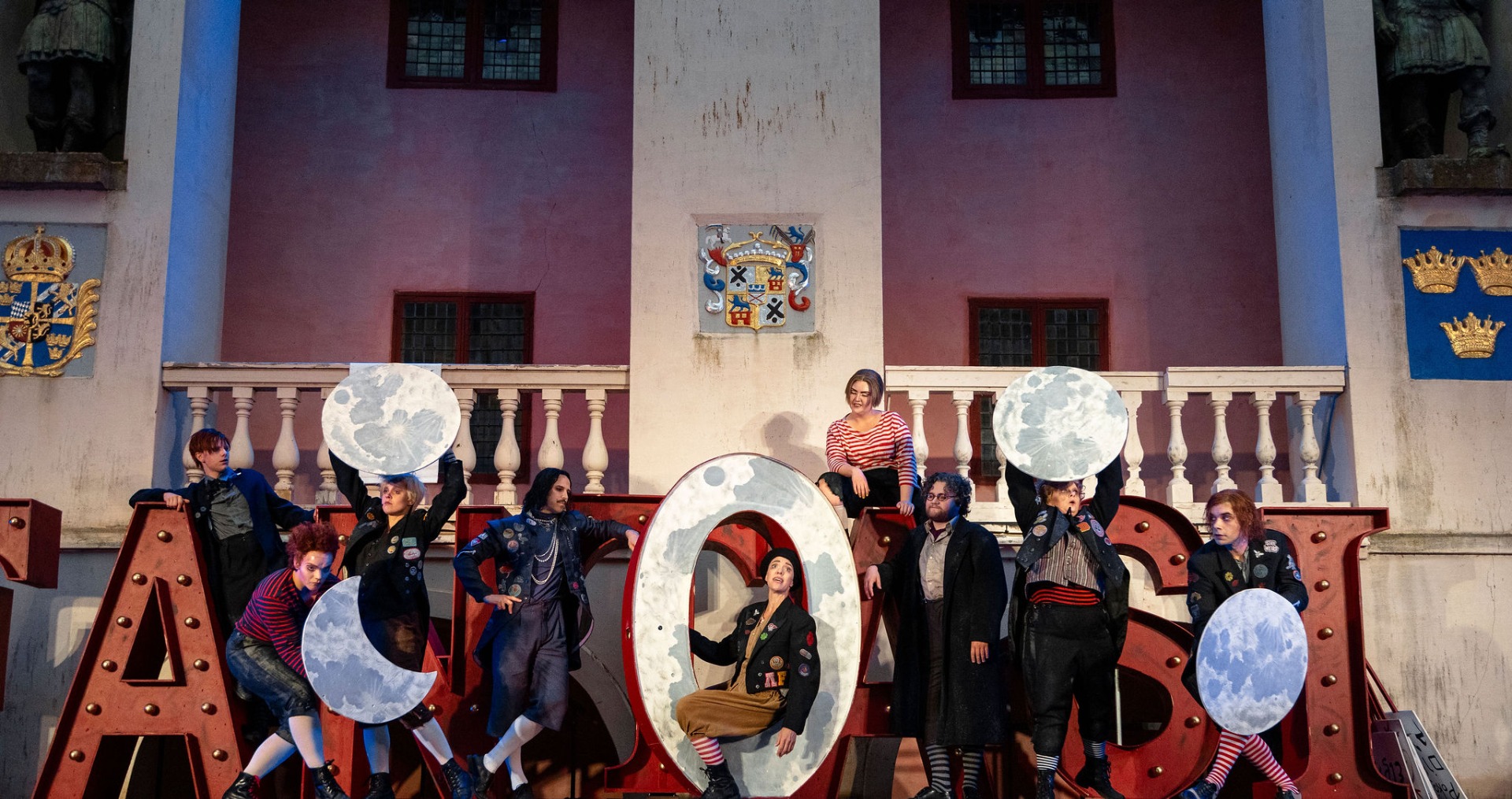 Foto: Olivia Synnervik. Scenografi och kostym Anna Ardelius